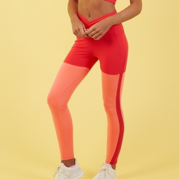 Gymshark Nikki B. Red Coral Dynamic Leggings, Med. - Picture 5 of 8